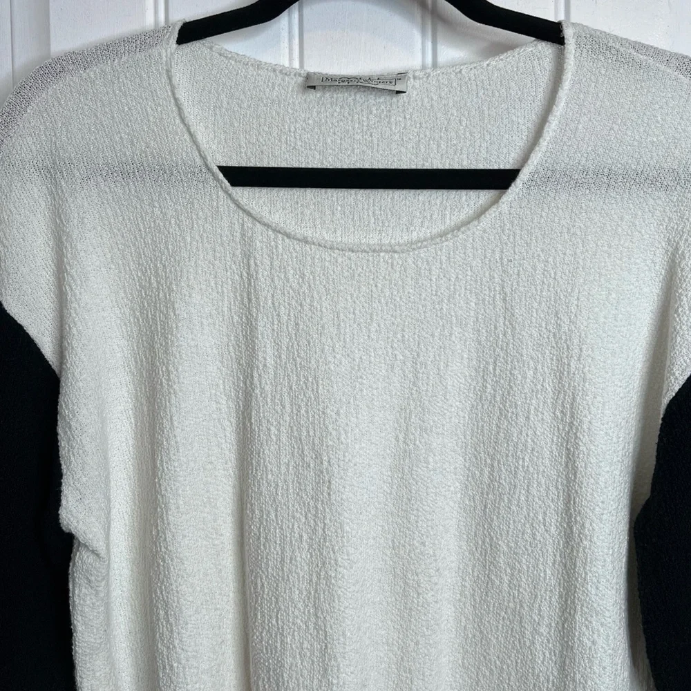 Margaret Winters Colorblocked Sweater. Size Large.‎